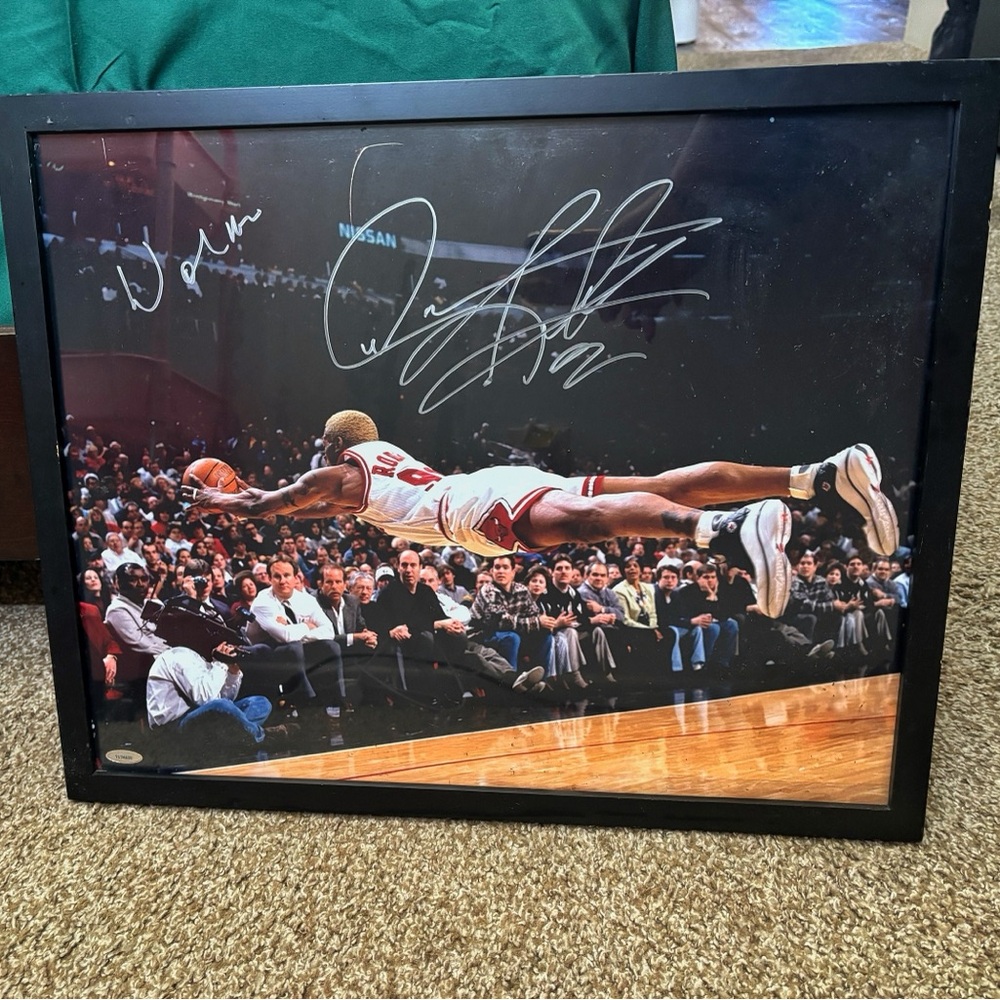 DENNIS RODMAN HOF SIGNED 21x17 FRAMED